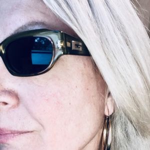 Meet your Posher, Mimi